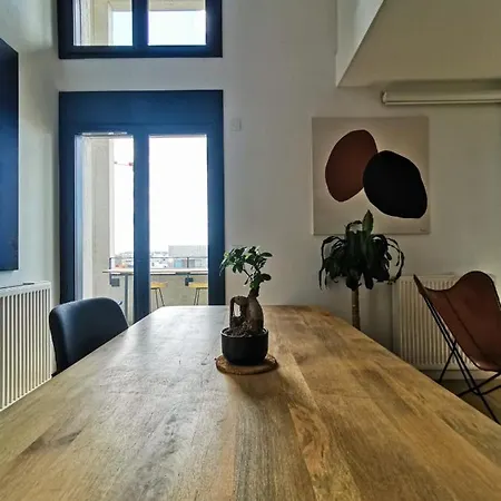 Apt With Terrace Close To Presqu'ile